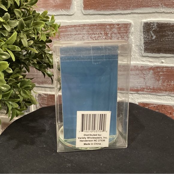 NIB - Glass Crafted - Red Heart “Joy” Bear - Mirrored Base - Gold Trimmed Ears - Picture 6 of 9